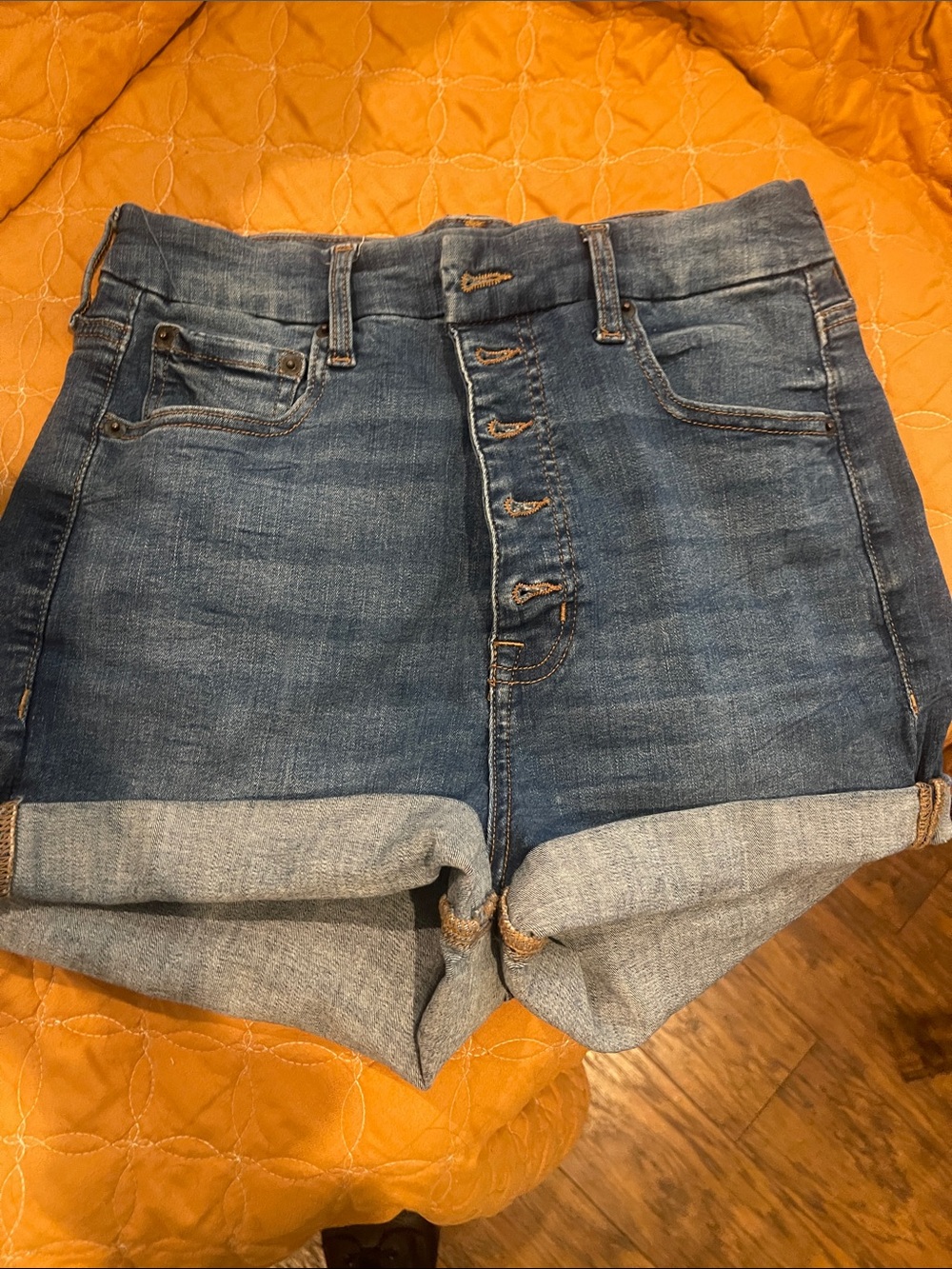 Rolled cuff denim shorts